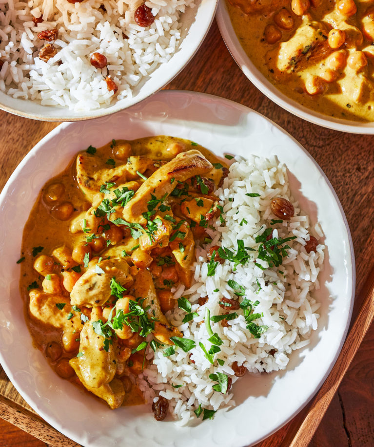 currys-csirke-mazsolas-rizzsel