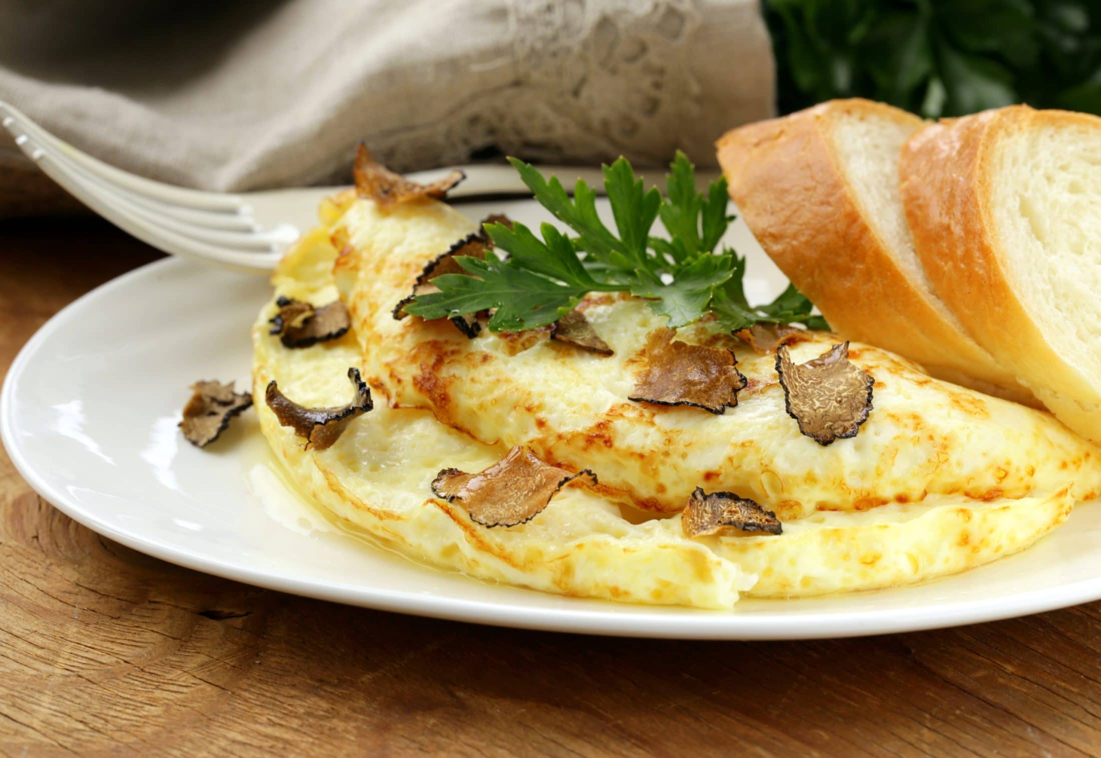 szarvasgomba-tojas-omlett-rantotta-extrakkal